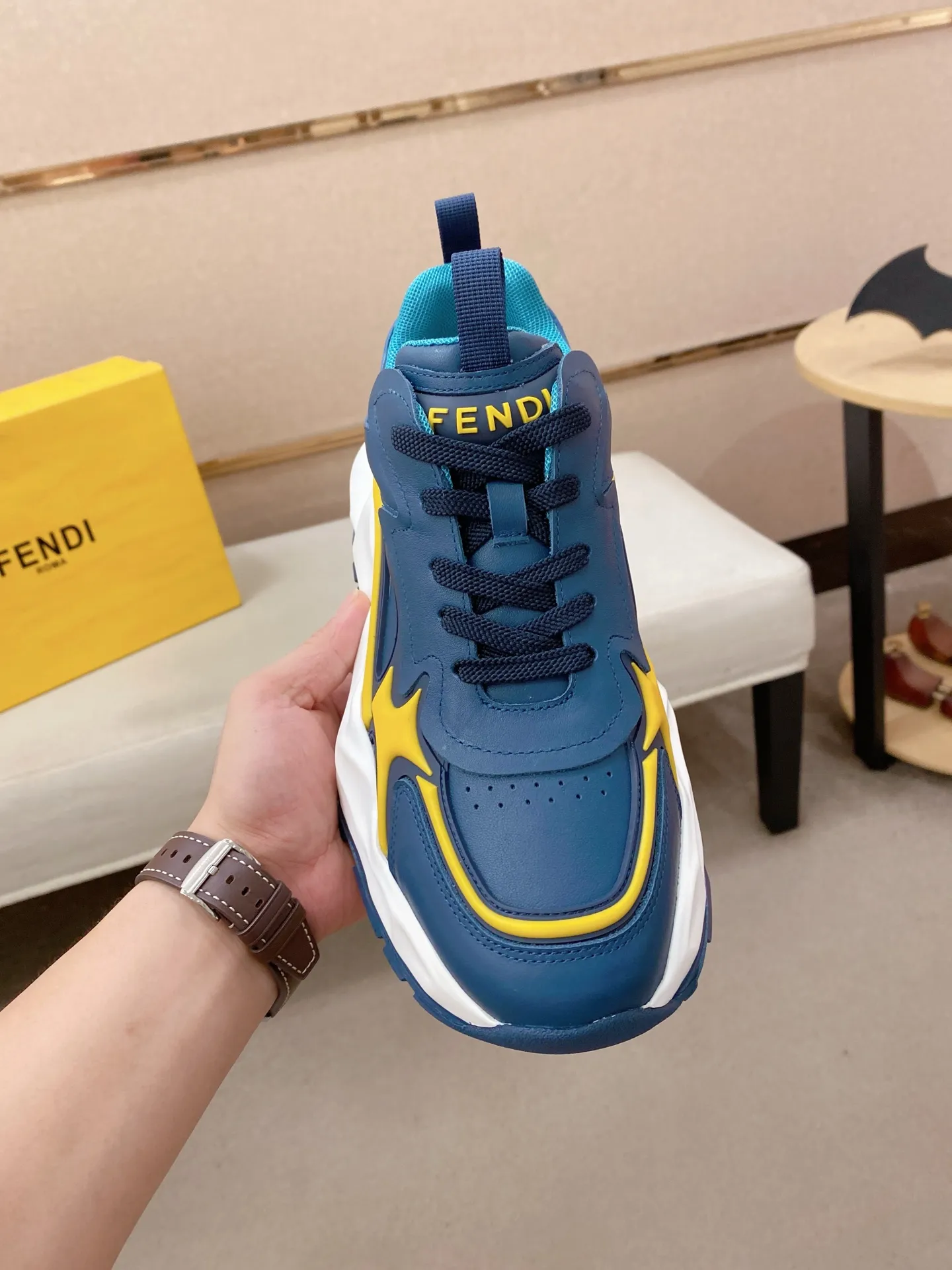 Factory price 580💰 FENDI new model (Fendi) official website 1:1 copy 👊🏻Upper 🇮🇹Imported cowhide🇩🇪Inside imported breathable mesh lining. The original outsole is molded to reflect the identity of every man, and the upper foot is elegant and stable🚶🏻🚶🏻The high-end custom counter original replica📯The shoe last remains unchanged regardless of wind and rain, and can withstand the verification of time🔍️,🔵 Size: 39-45. Can be customized 38-46 non-refundable and non-exchangeable!